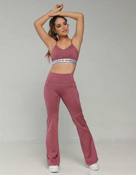 Top Avi con copas removibles, secado rápido y compresión media