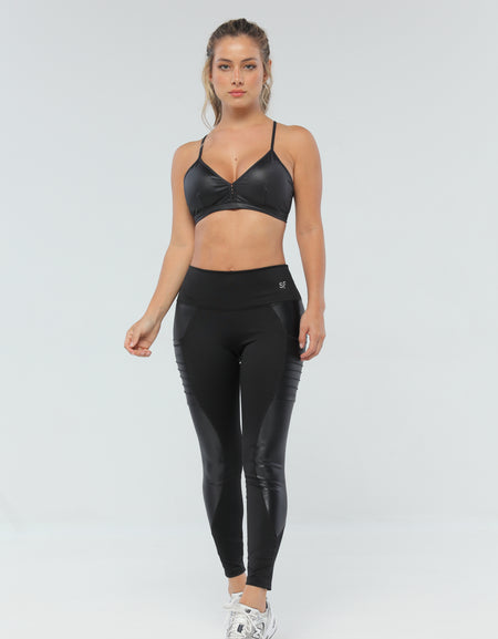 Top Lara brillante con copas removibles y ajuste perfecto